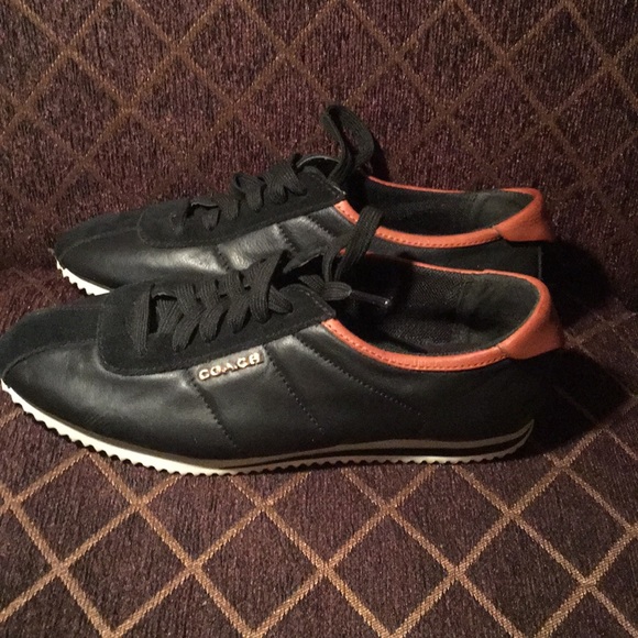 Coach - Picture 1 of 3